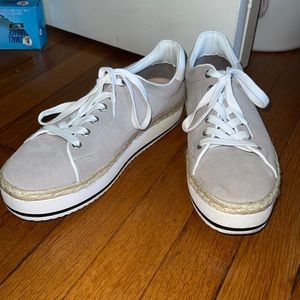 Barely Worn Style Sneakers